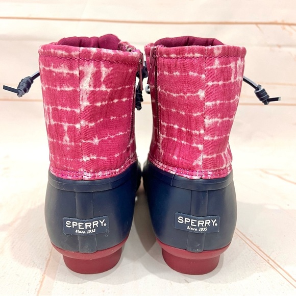 NEW Sperry Saltwater Ankle Rubber Duck Rain Snow Winter Boots Magenta Tie Dye - Picture 4 of 16